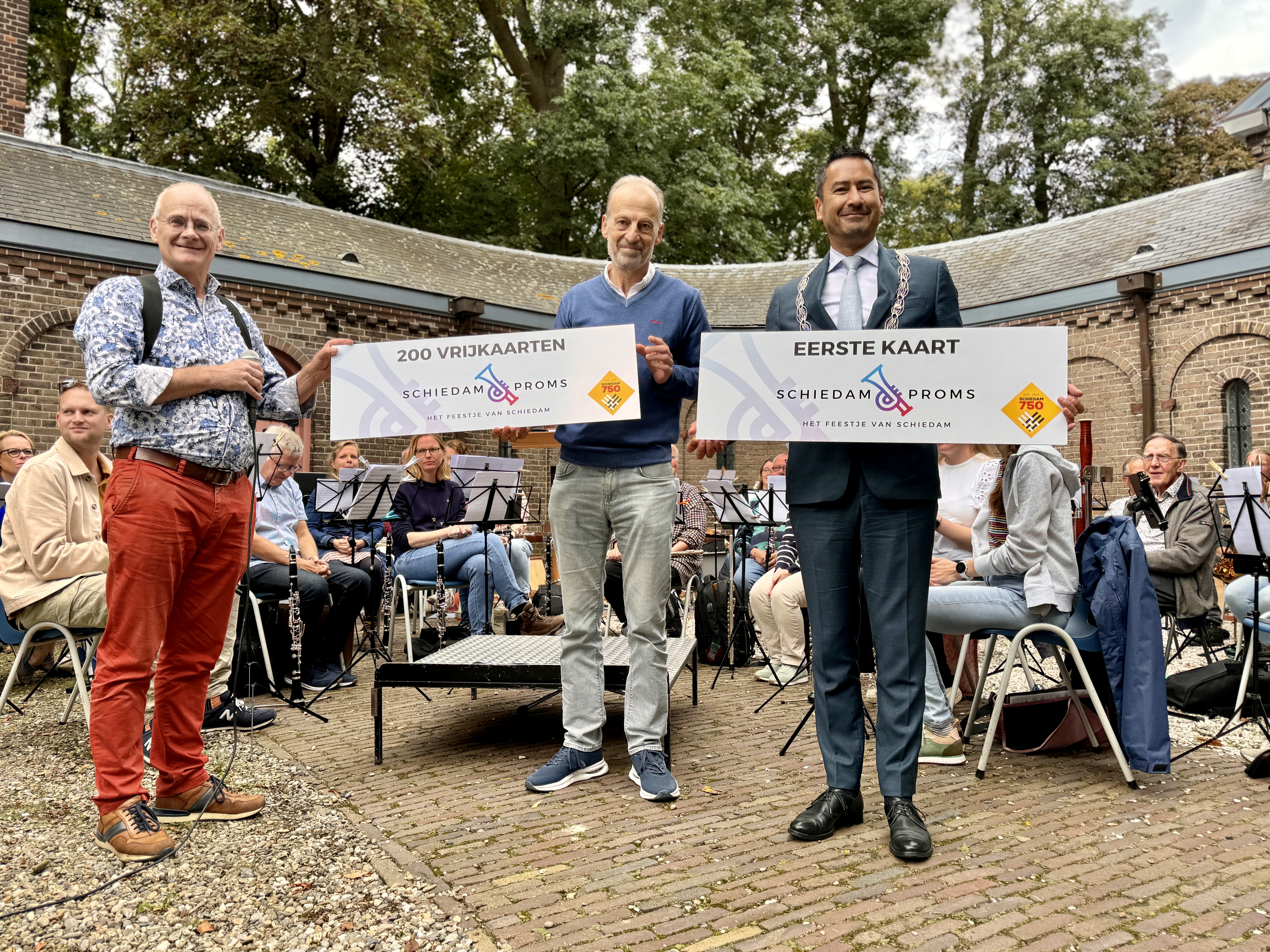 1e kaarten Schiedam PROMS uitgereikt